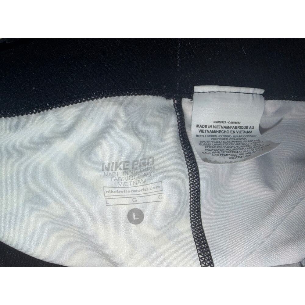Nike pro women’s black & neon design athletic capris - Picture 13 of 16